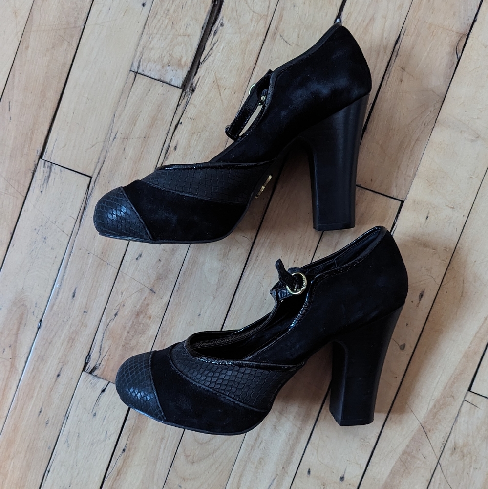 Fossil Mary Jane Shoes